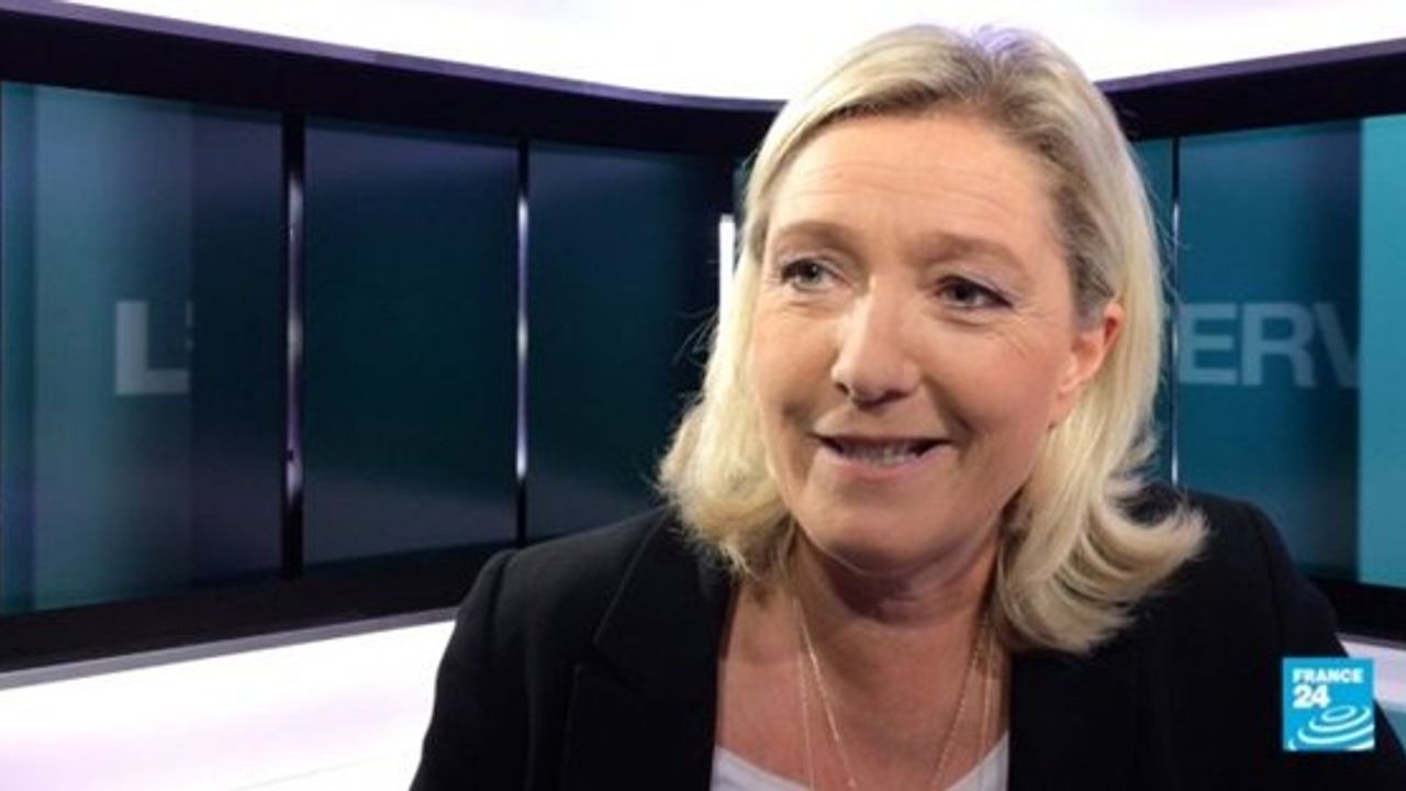 LE PEN: 'IRAK'TA TERÖRLE SAVAŞTIĞINI İDDİA EDEN FRANSA, SURİYE'DE TERÖRE DESTEK OLUYOR'