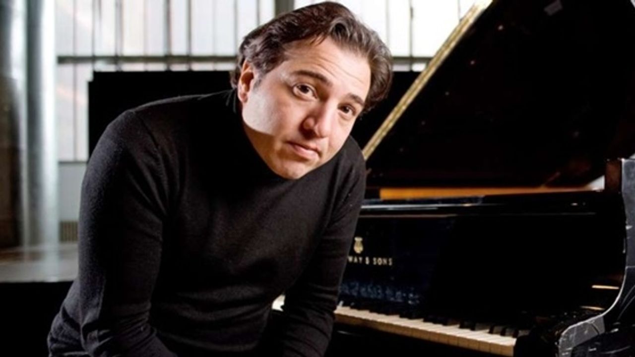 YAVUZ BİNGÖL DENİLEN OPORTÜNİST, DUYARSIZ ADAMDAN TİKSİNİYORUM!