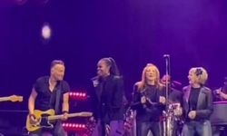 MİCHELLE OBAMA VOKALİST OLDU