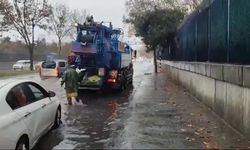 İSTANBUL'da SAĞANAK YAĞIŞ ve ŞİDDETLİ RÜZGAR