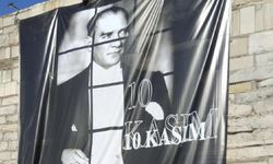 AKP'li BELEDİYENİN ASTIĞI ATATÜRK AFİŞLERİ KALDIRILDI