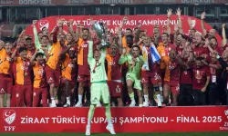 GALATASARAY KUPA SEVİNCİNİ COŞKUYLA YAŞADI
