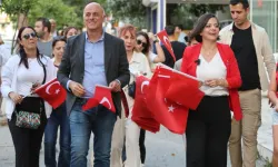 KARABAĞLAR'DA COŞKULU 19 MAYIS YÜRÜYÜŞÜ