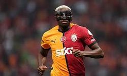 NAPOLİ, OSİMHEN'İ KAMP KADROSUNA ALMADI