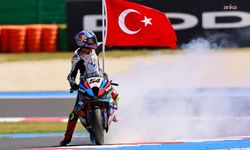 MOTOSİKLETÇİ TOPRAK RAZGATLIOĞLU 3. KEZ DÜNYA ŞAMPİYONU