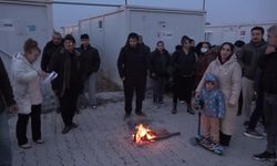 DEPREMZEDELER "KONTEYNIRLARDA ELEKTRİKLER KESİLDİ"