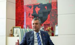 ÖZEL, YOĞUN BAKIMDAKİ GÜLŞAH DURBAY'I ZİYARET ETTİ