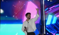 MURAT BOZ, ŞARKILARIYLA ERZURUMLULARI BÜYÜLEDİ