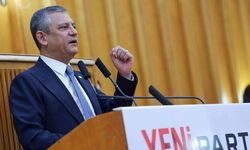 "DARBECİLERDEN, BUTLANCILARDAN, CUNTACILARDAN KURTULUN, YENİ PARTİYE BUYURUN!"