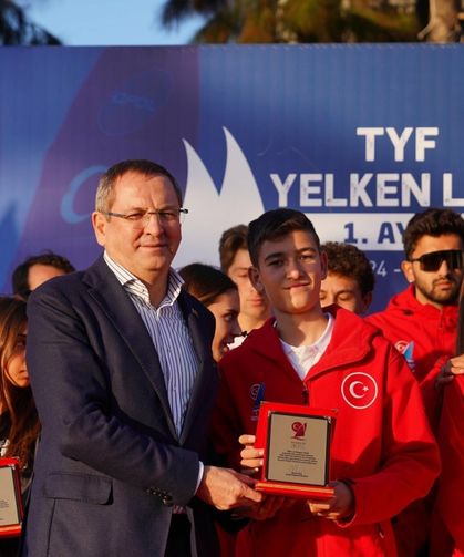 AYVALIK'ta 'YELKEN YARIŞALARI' HEYECANI