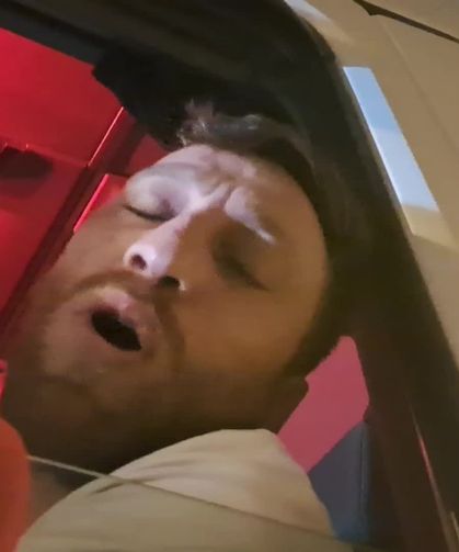 SARP SINIRINDA TIRCILARIN ÇİLELİ BEKLEYİŞİ SÜRÜYOR