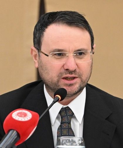 AKIN GÜRLEK "HAFIZLIK EĞİTİMİ" İÇİN DİYANETE TEŞEKKÜR ETTİ