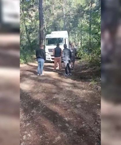 GÖÇEK'TE OSMANAĞA KOYUNA GİREN İŞ MAKİNALARINA BÜYÜK TEPKİ