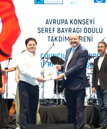 KADIKÖY BELEDİYESİ'NE "ŞEREF BAYRAĞI" ÖDÜLÜ VERİLDİ