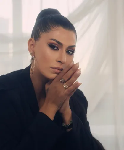 YAĞMUR TAŞ 'SANA İNAT' DİYEREK ÇIKTI