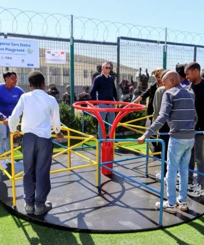 TİKA, GÜNEY AFRİKA'DA ÖZEL ÇOCUKLARIN YANINDA