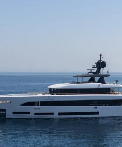SÜPER YAT 'SIRENA 42M' MONACO'DA GÖRÜCÜYE ÇIKTI