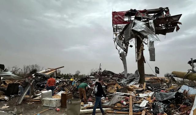 KUZEY MAKEDONYA'da GECE KULÜBÜNDE YANGIN FACİASI