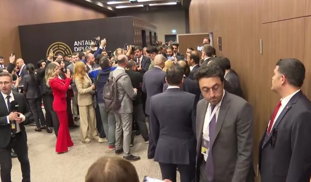 SURİYE HÜKÛMETİNİN  GEÇİCİ BAŞKANI ANTALYA'DA