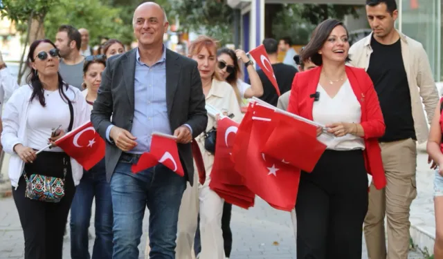 KARABAĞLAR'DA COŞKULU 19 MAYIS YÜRÜYÜŞÜ