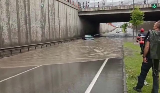 MALATYA’da SAĞANAK YAĞIŞ: 'CADDELER GÖLE DÖNDÜ'