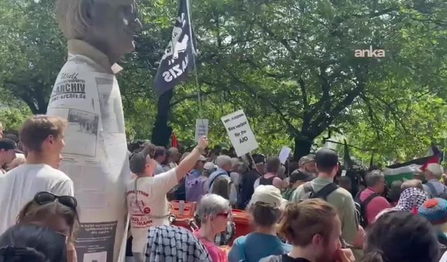 MÜNSTER’DE AŞIRI SAĞA KARŞI “NAZİLERE YER YOK” MİTİNGİ