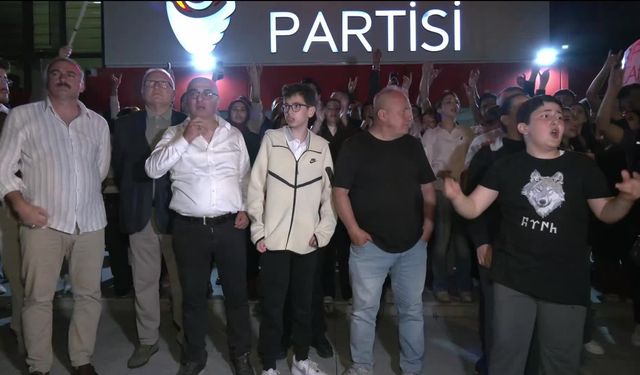 ÜMİT ÖZDAĞ: HUKUKSUZLUK ÜLKENİN KOLONLARINI SALLAR
