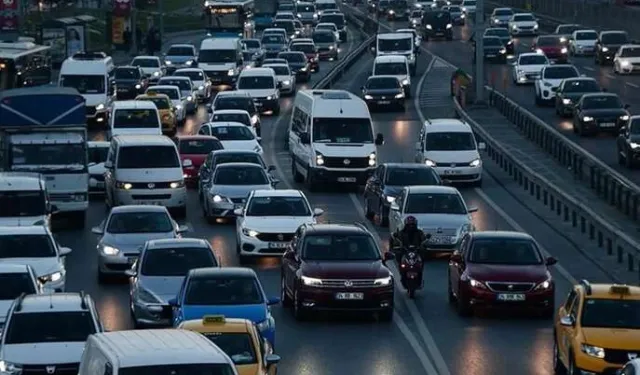 TRAFİĞE KAYITLI ARAÇ SAYISI 32 MİLYONU GEÇTİ