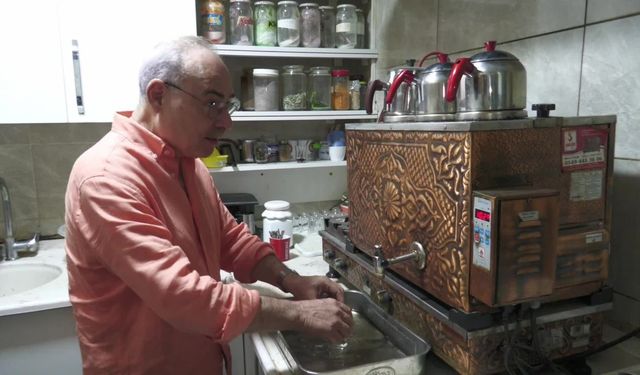 İZMİR'DE BAHÇELERDE ÇAY 40, KAHVE 80 TL OLDU