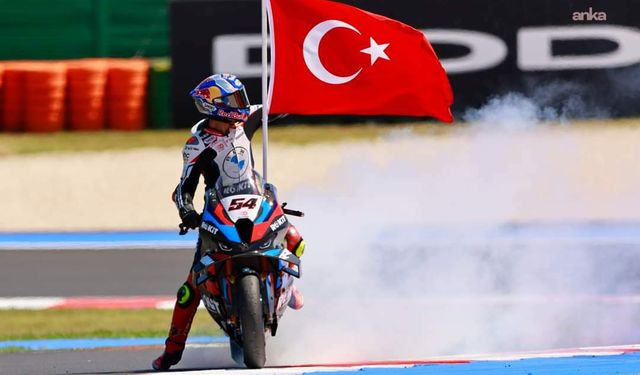 MOTOSİKLETÇİ TOPRAK RAZGATLIOĞLU 3. KEZ DÜNYA ŞAMPİYONU