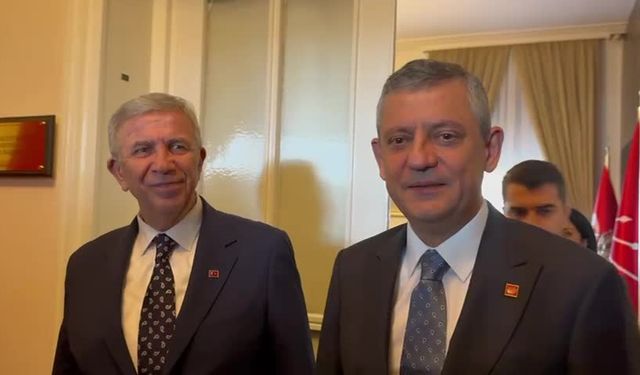 ÖZGÜR ÖZEL VE MANSUR YAVAŞ TBMM'DE GÖRÜŞTÜ