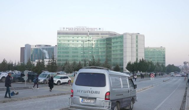 MALATYA'DA HASTADAN 2 KİLOYU AŞAN TÜMÖR ÇIKARILDI