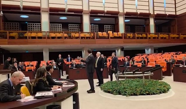 TBMM'DE AKP MİLLETVEKİLLERİ GİTMEYİNCE BİRLEŞİME ARA VERİLDİ