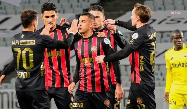 FENERBAHÇE, FATİH KARAGÜMRÜK'e 2-0 MAĞLUP OLDU