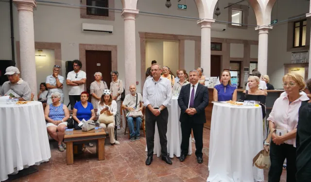 "AYVALIK ÜRETİM VE KENT TARİHİ" KİTABI TANITILDI