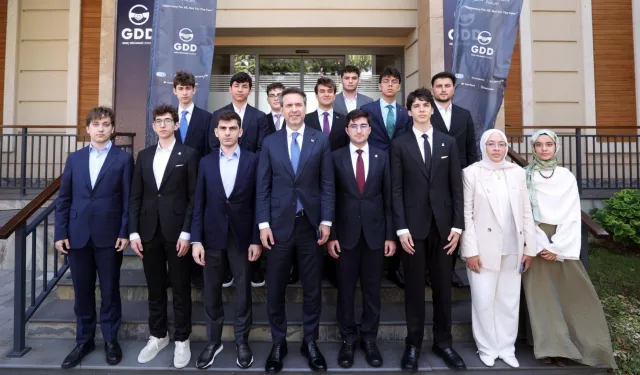 BAKAN BAYRAKTAR'DAN 'ENERJİ DİPLOMASİSİ İLE BARIŞ' MESAJI
