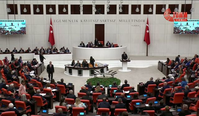 CHP'DEN 'TERÖRSÜZ TÜRKİYE' KANUN TEKLİFİNE "EVET" OYU