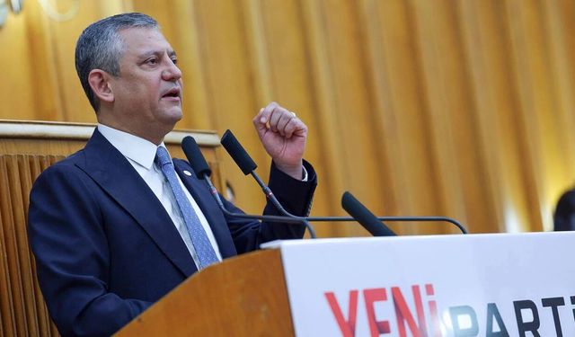 "DARBECİLERDEN, BUTLANCILARDAN, CUNTACILARDAN KURTULUN, YENİ PARTİYE BUYURUN!"