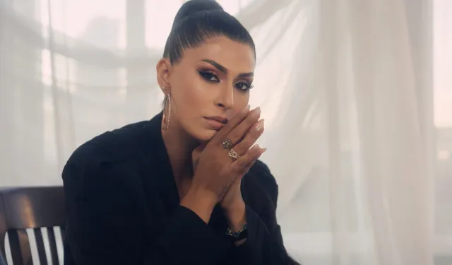 YAĞMUR TAŞ 'SANA İNAT' DİYEREK ÇIKTI