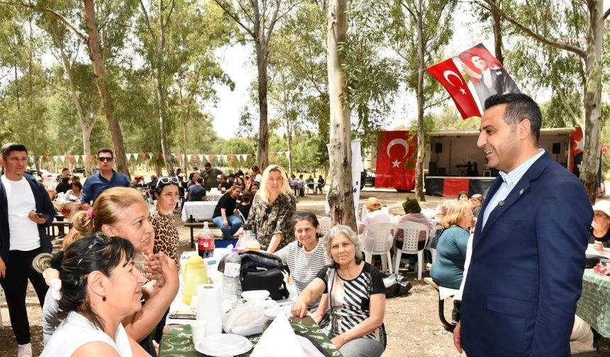 ÇİĞLİ’DE ANNELER GÜNÜ PİKNİĞİNDE RENKLİ GÖRÜNTÜLER