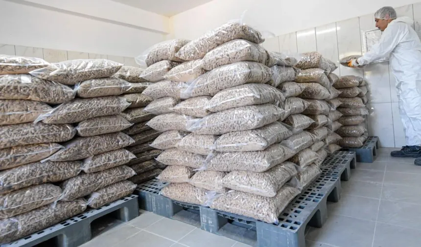 İZMİR BELEDİYESİ CAN DOSTLAR İÇİN MAMA ÜRETİYOR