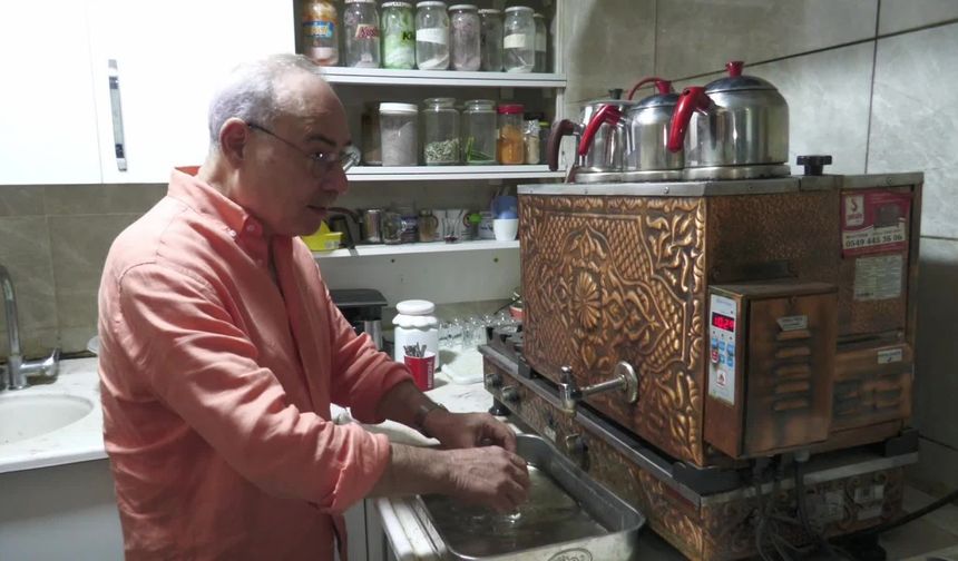 İZMİR'DE BAHÇELERDE ÇAY 40, KAHVE 80 TL OLDU