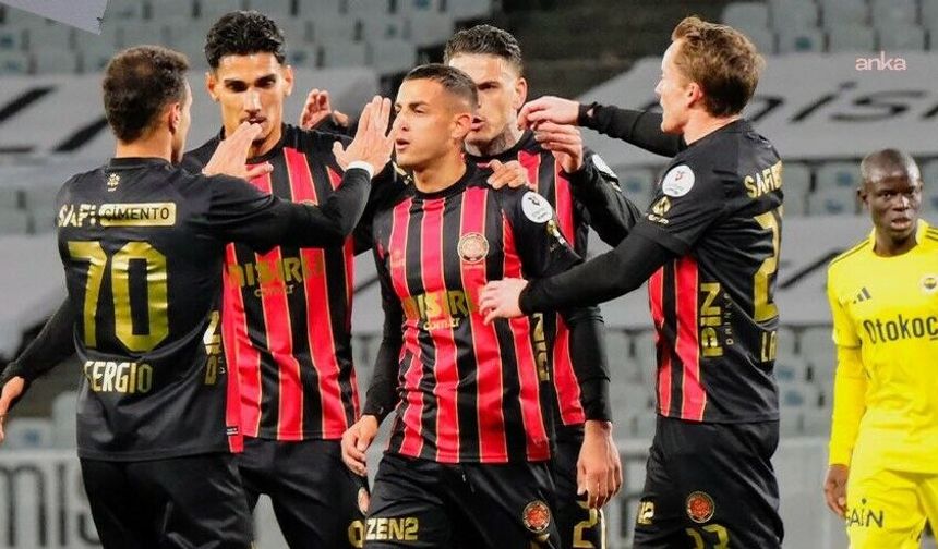 FENERBAHÇE, FATİH KARAGÜMRÜK'e 2-0 MAĞLUP OLDU