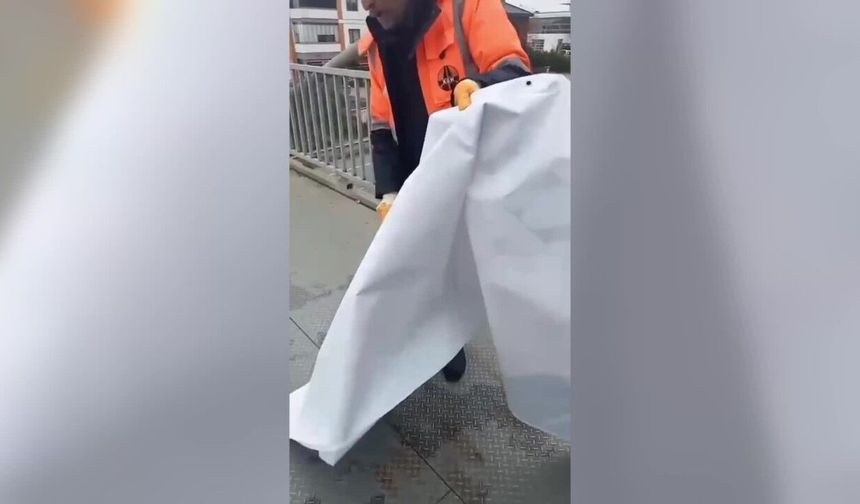 İMAMOĞLU'nun BAYRAM KUTLAMA AFİŞLERİ TRABZON'da KALDIRILDI