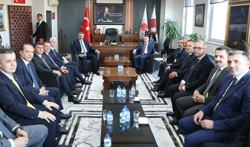 BAKAN ÇİFTÇİ VE GÜRLEK'TEN "ESENCILIS" HAMLESİ