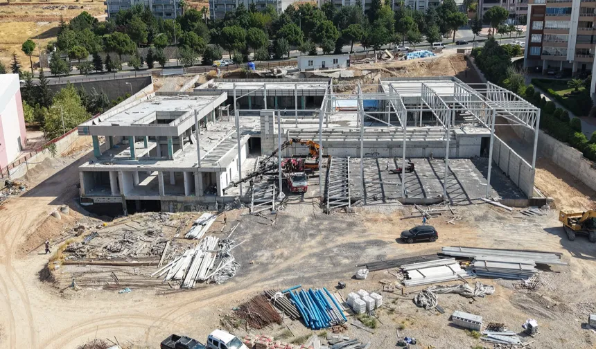 KAHRAMANMARAŞ GENÇLİK VE SPOR MERKEZİ HIZLA YÜKSELİYOR