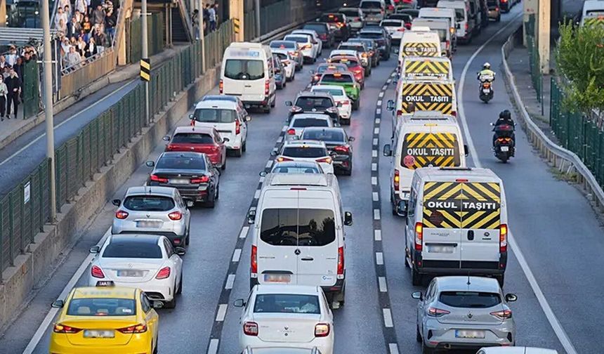 OKULLAR AÇILIRKEN TRAFİKTE GÜVENLİĞİ ARTIRACAK ÖNERİLER