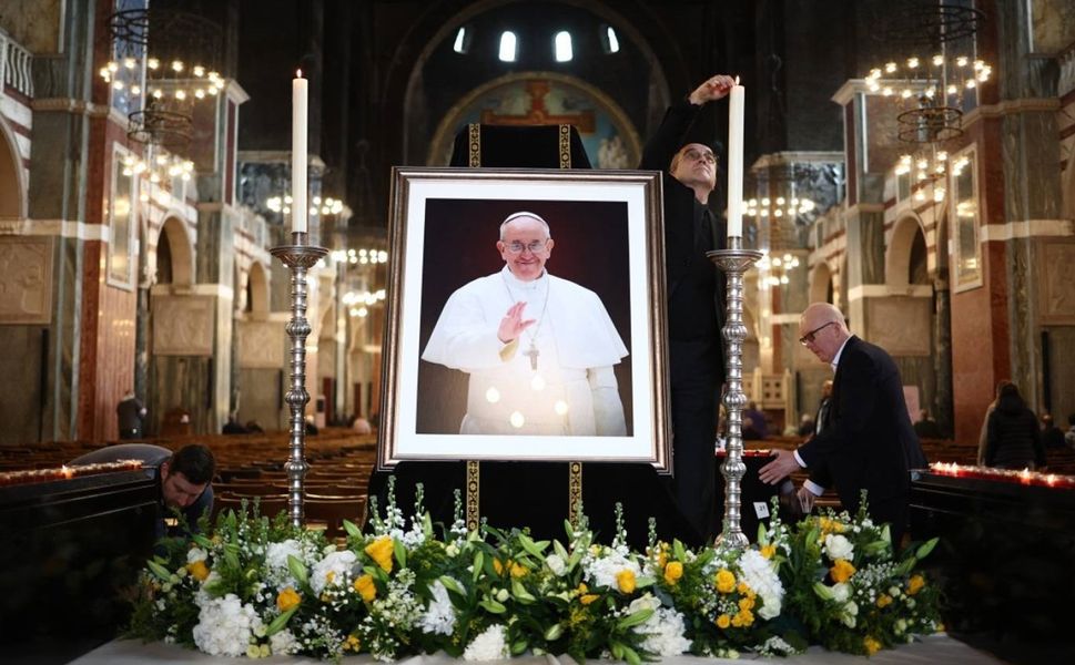 VATİKAN'DA PAPA FRANCESCO'YA VEDA