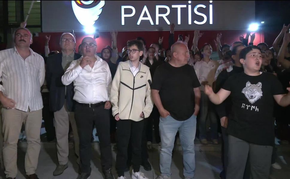 ÜMİT ÖZDAĞ: HUKUKSUZLUK ÜLKENİN KOLONLARINI SALLAR