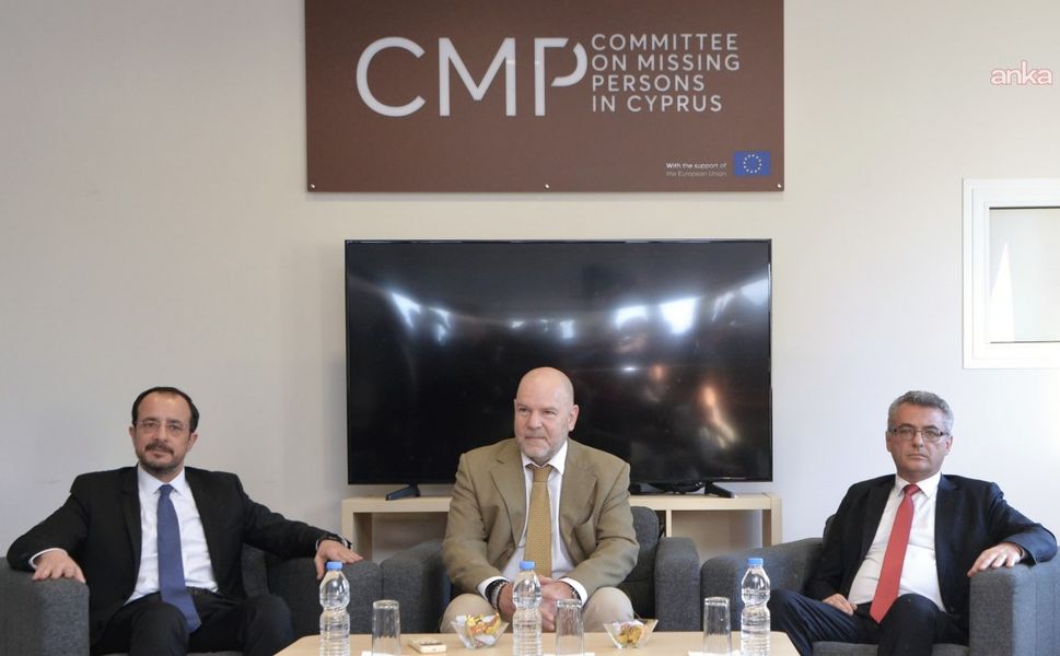 KIBRIS'TA FEDERAL ÇÖZÜME DÖNÜŞ SİNYALİ